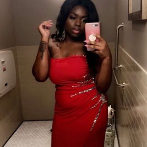 Bold Red Jeweled dress 💃🏾💋❤️